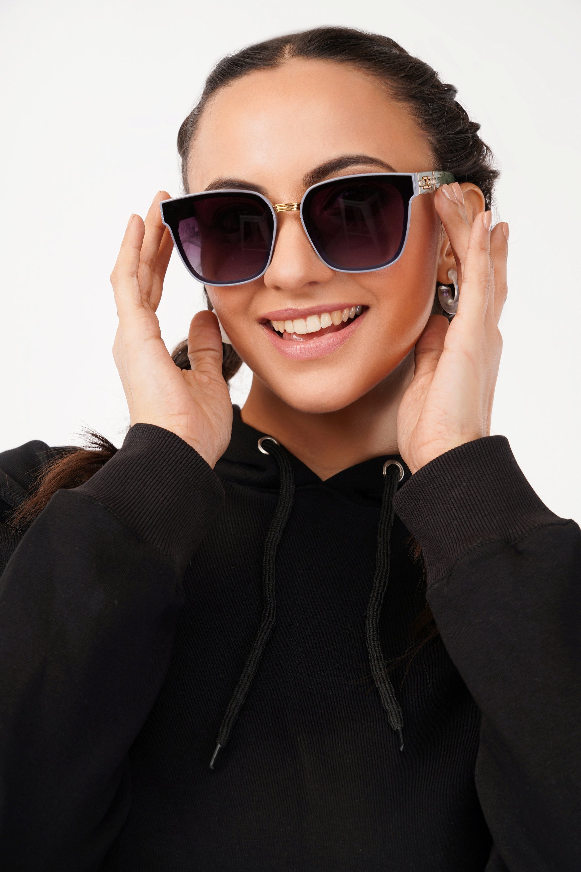 Gradient Black to Dark Purple