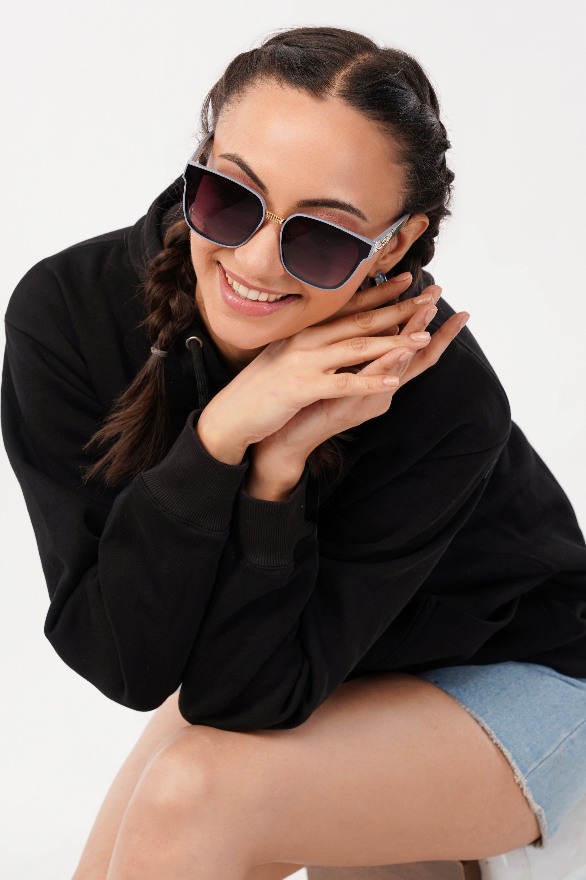 Gradient Black to Dark Purple