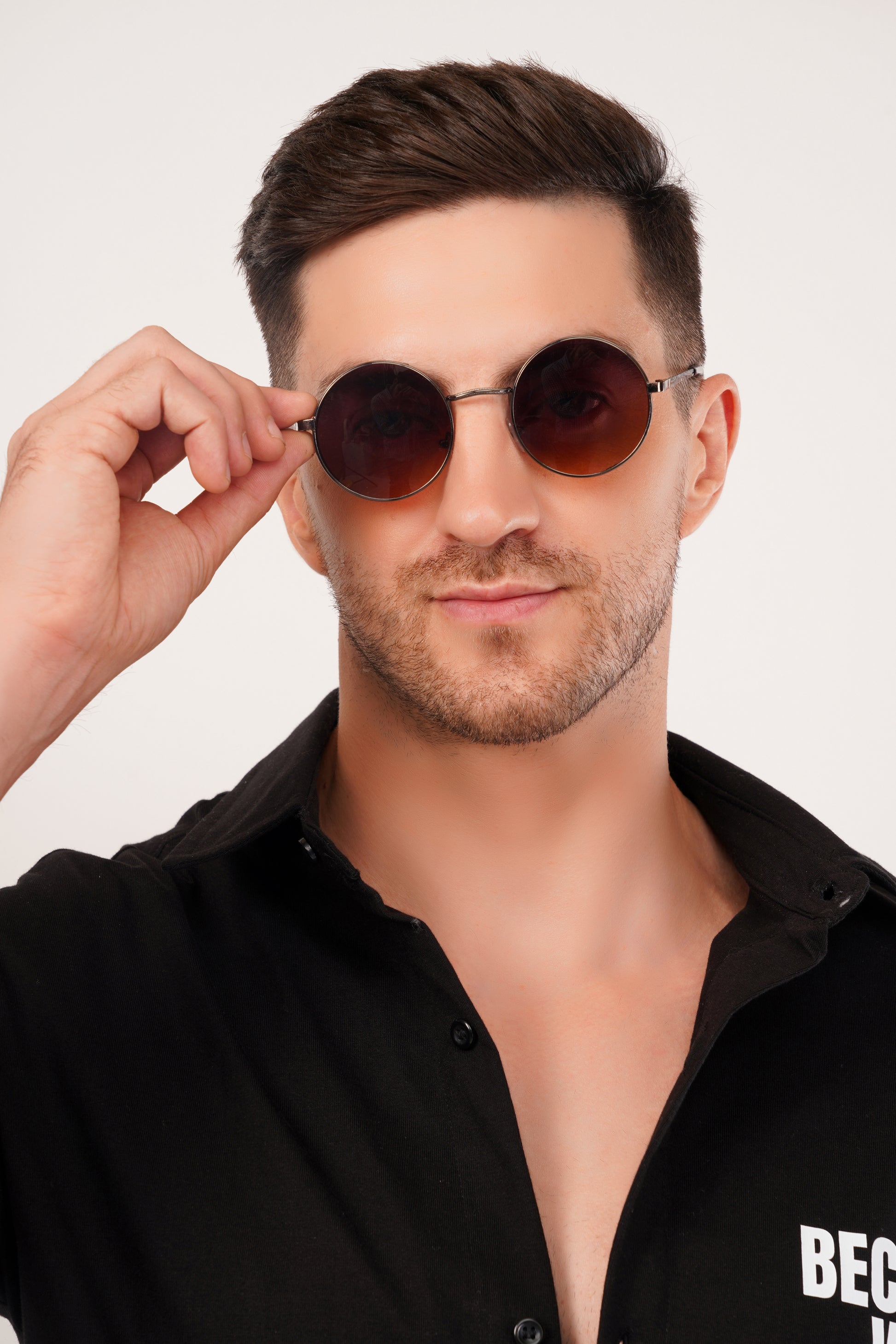 Gradient reddish-brown