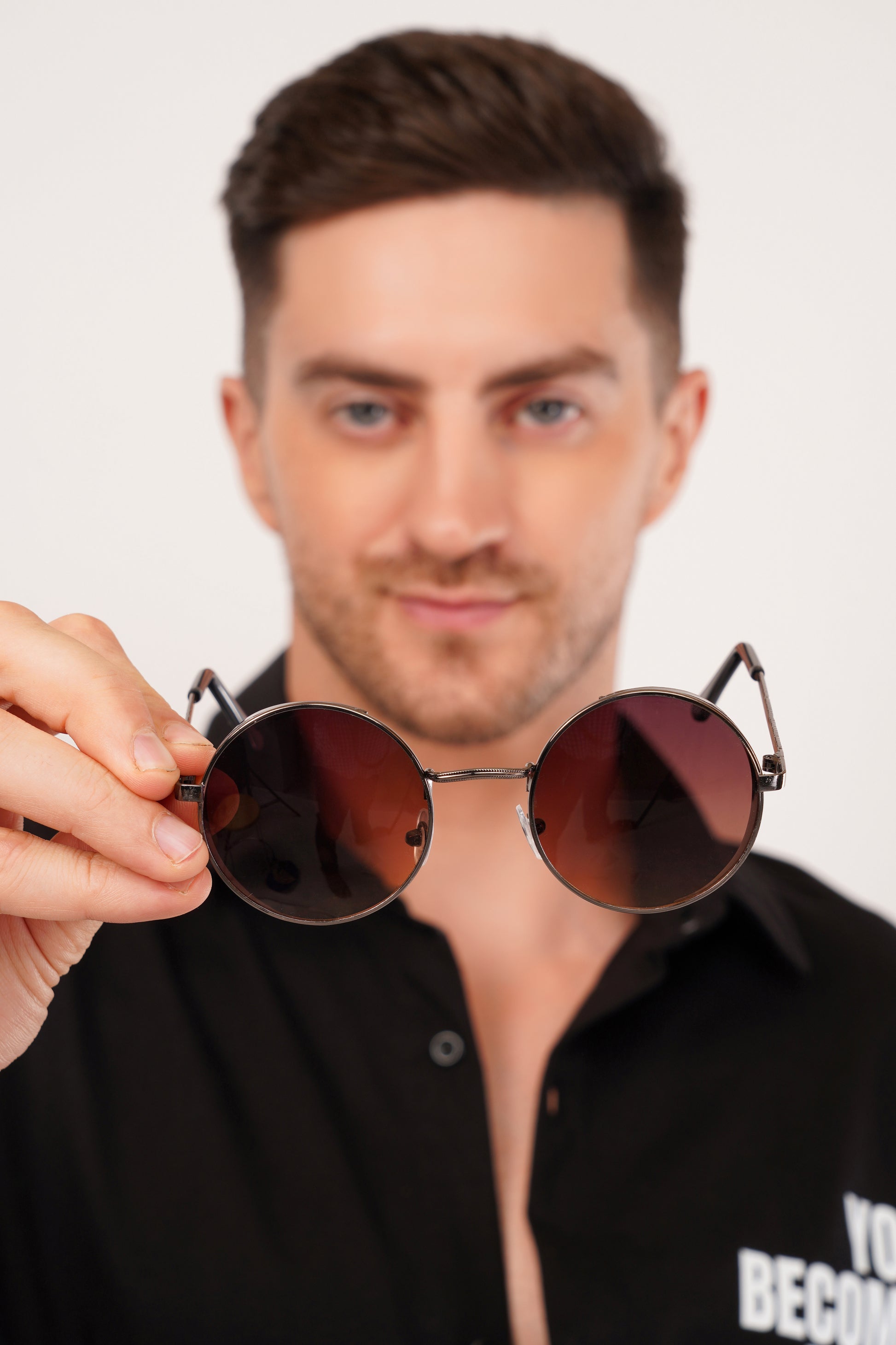 Gradient reddish-brown