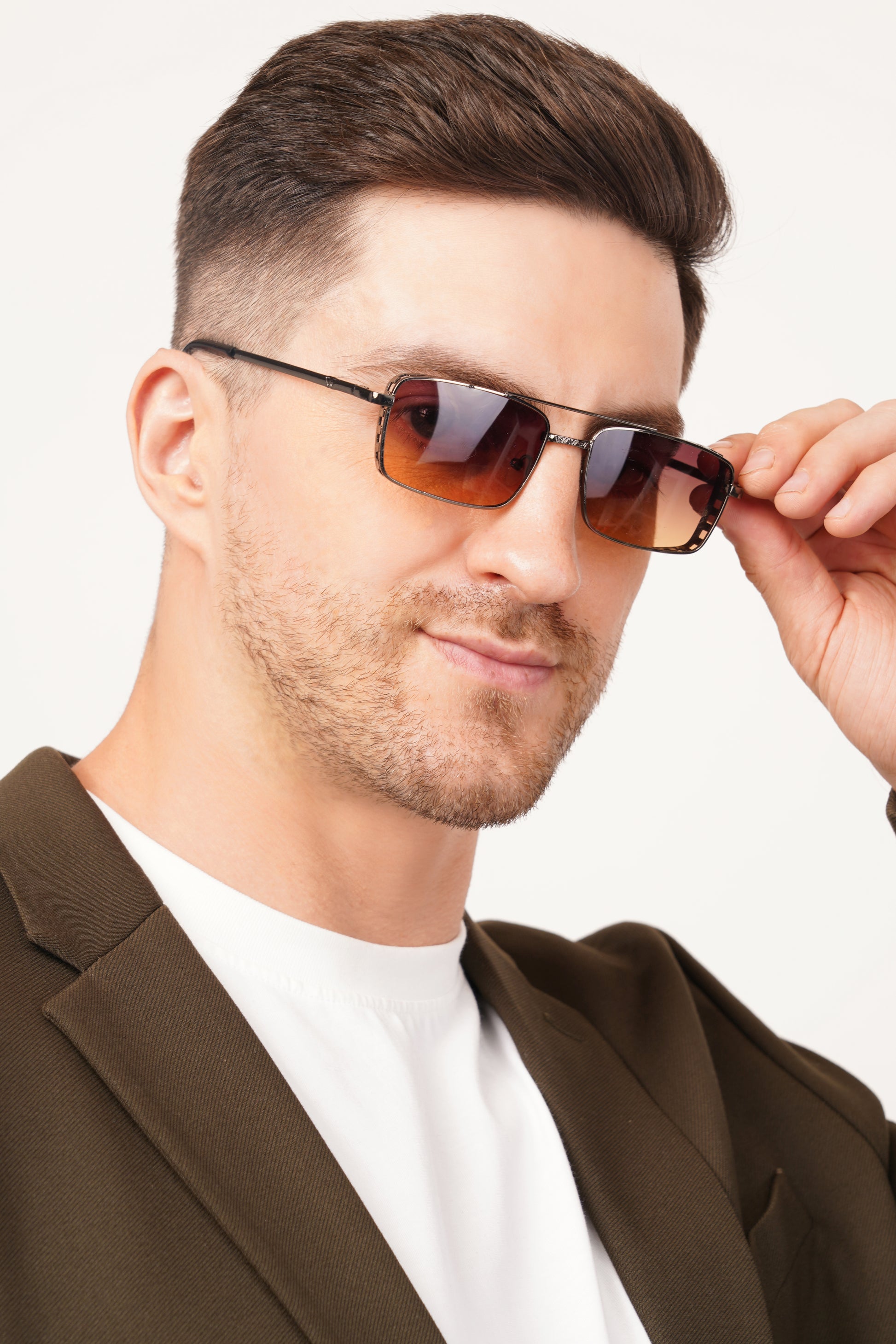 Gradient amber to brown